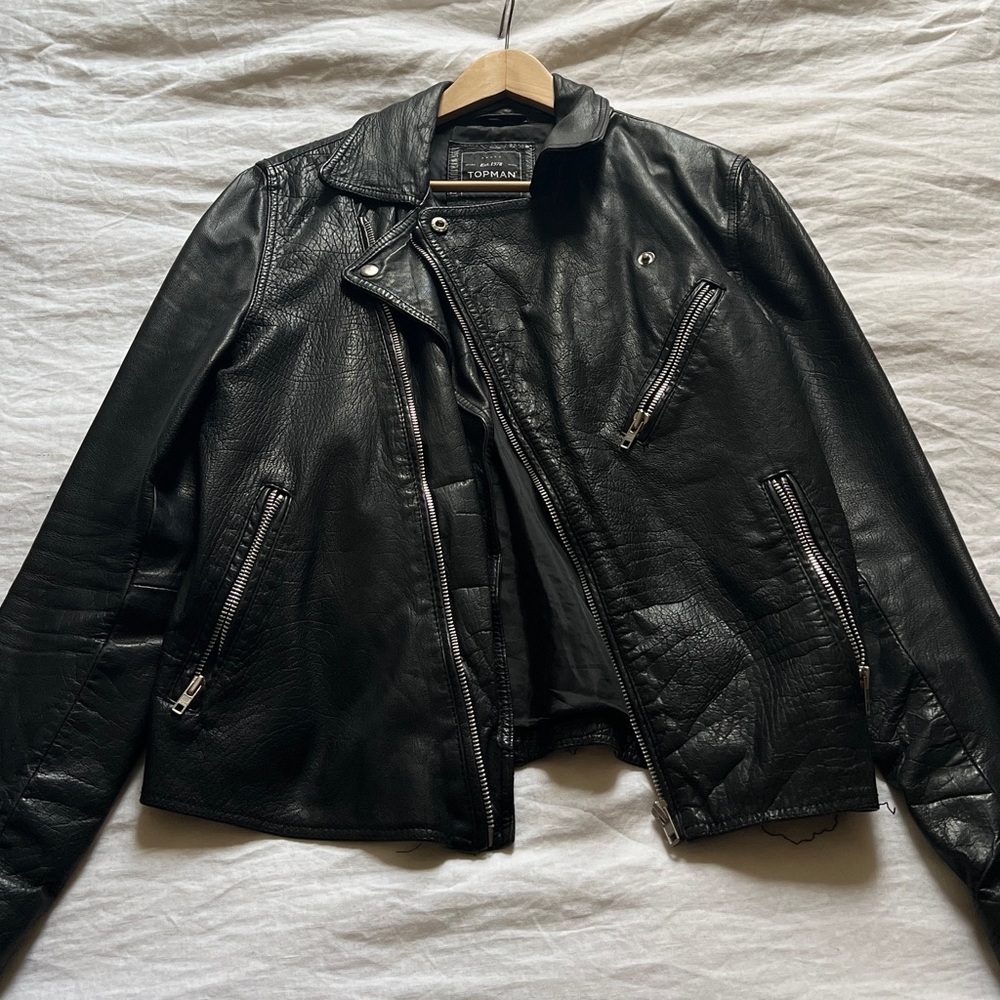 Topman men’s motorcycle jacket. Black genuine leather. Small 34/36.